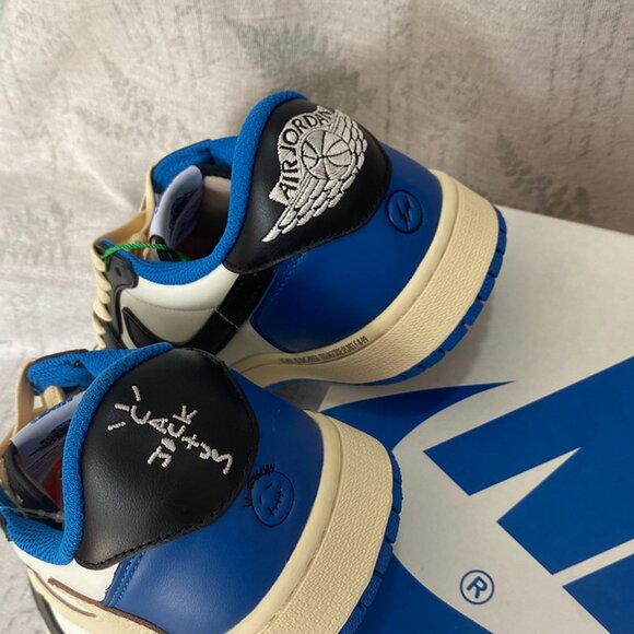Boys Fragment Design x Travis Scott x Air Jordan 1 Retro Low - Picture 2 of 8